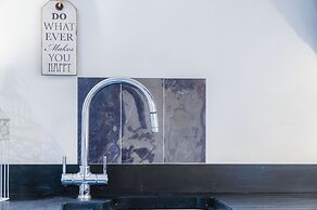 Cosy At The Mews - 2 Bedroom Apartment - Tenby