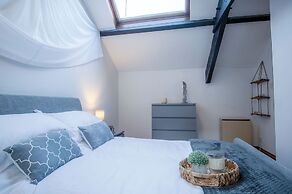 Cosy At The Mews - 2 Bedroom Apartment - Tenby