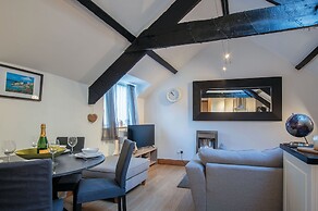 Cosy At The Mews - 2 Bedroom Apartment - Tenby