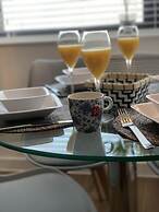 Stunning two bed City Center Apartment