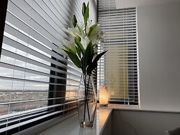 Stunning two bed City Center Apartment