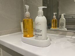 Stunning two bed City Center Apartment