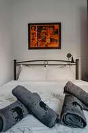 Minimal Condo Trikala Town