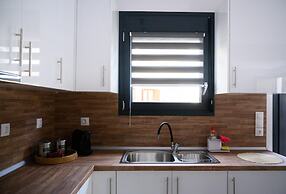 Minimal Condo Trikala Town