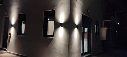 Minimal Condo Trikala Town