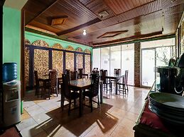 OYO Life 113500 Hotel R Cantika Syariah