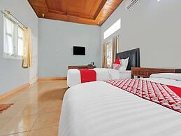 OYO Life 113500 Hotel R Cantika Syariah