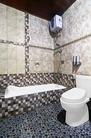 OYO Life 113500 Hotel R Cantika Syariah