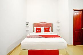 OYO Life 90587 Domen Homestay Syariah