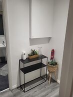 Charming 2-bed Apartment in Grays