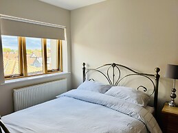 Stunning Cathedral View City Centre Apartment