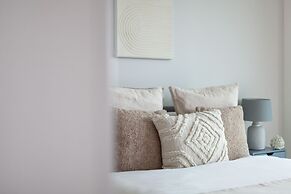 The Thames Collection