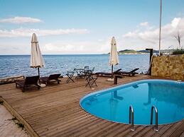 Seashore Stream Suites