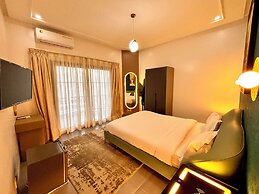 Lighthouse Signature Suites