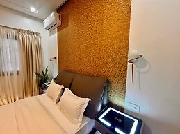 Lighthouse Signature Suites