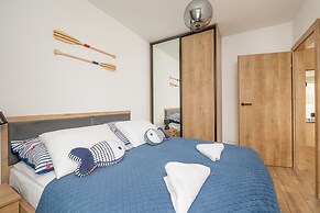 Coast Apartment With Balcony by Renters