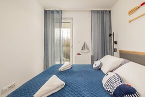 Coast Apartment With Balcony by Renters