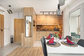 Coast Apartment With Balcony by Renters