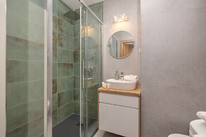 Coast Apartment With Balcony by Renters