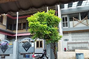 OYO Life 93403 Penginapan Adinda