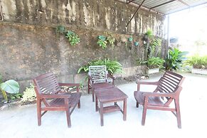 OYO Life 93403 Penginapan Adinda