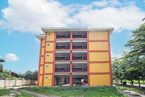 OYO Life 93405 Montong Are Residence