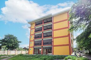 OYO Life 93405 Montong Are Residence