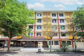 OYO Life 93405 Montong Are Residence