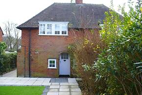 Inviting, Relaxing, 2-bed House-hampstead-london