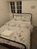 Inviting, Relaxing, 2-bed House-hampstead-london
