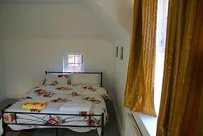 Inviting, Relaxing, 2-bed House-hampstead-london