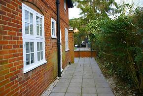 Inviting, Relaxing, 2-bed House-hampstead-london