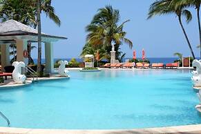 Luxury 1-bed Apartment in Montego Bay