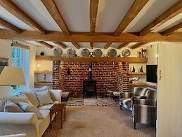 Luxury Brick and Flint House in Funtington