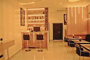 El Castillo Pretigious Hotel