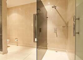 Eros Hotel and Suites Lekki