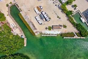 Cabins at Bonefish Bay
