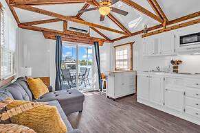 Cabins at Bonefish Bay