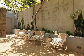 Vandoma Living Suites