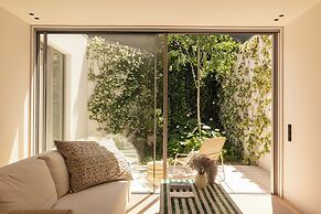 Vandoma Living Suites