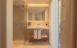 Vandoma Living Suites