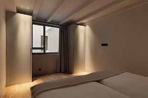 Vandoma Living Suites