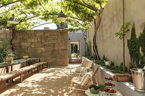 Vandoma Living Suites