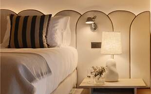 Vandoma Living Suites