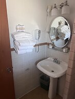 Hampton Motel