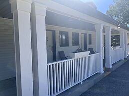 Hampton Motel