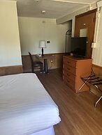 Hampton Motel