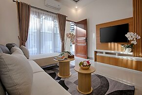 Taman Seminyak Suites