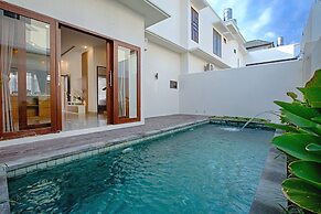 Taman Seminyak Suites