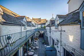 Cosy At The Mews - 2 Bedroom Apartment - Tenby